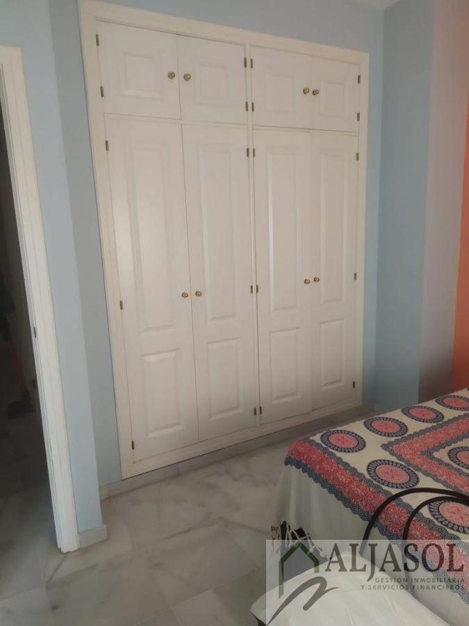 For sale of house in Palomares del Río