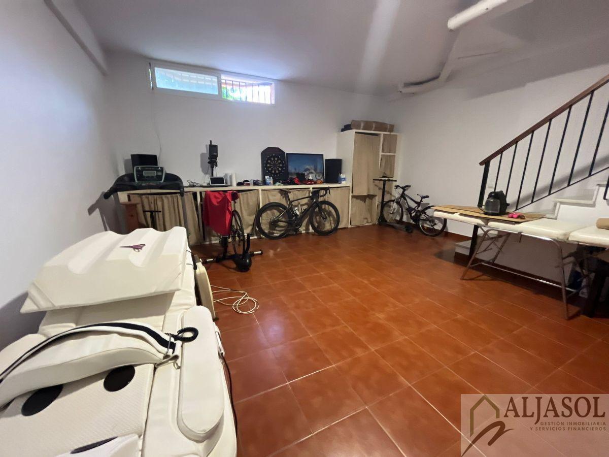 For sale of house in Palomares del Río