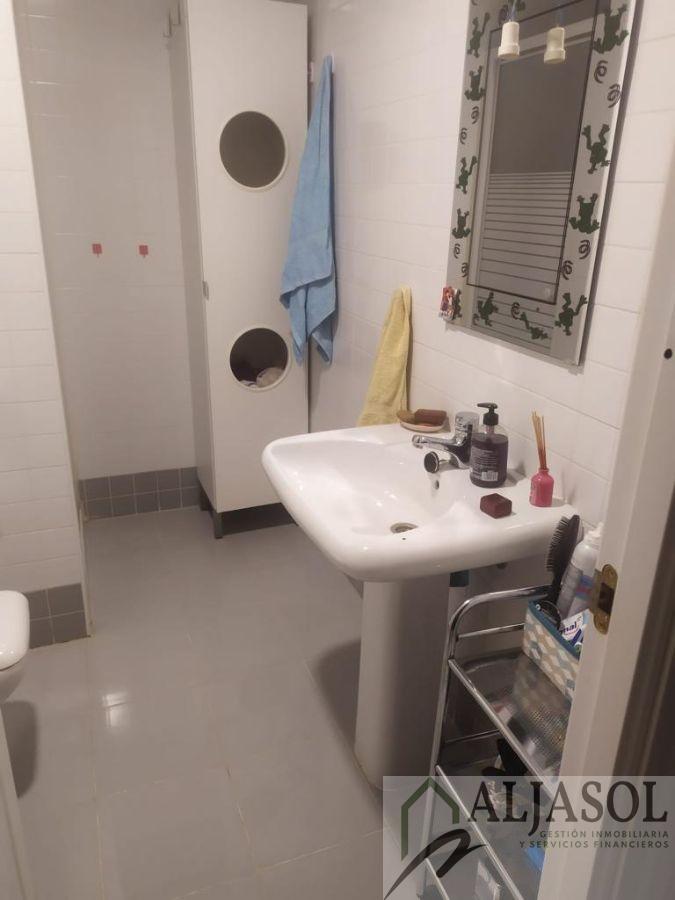 For sale of house in Palomares del Río