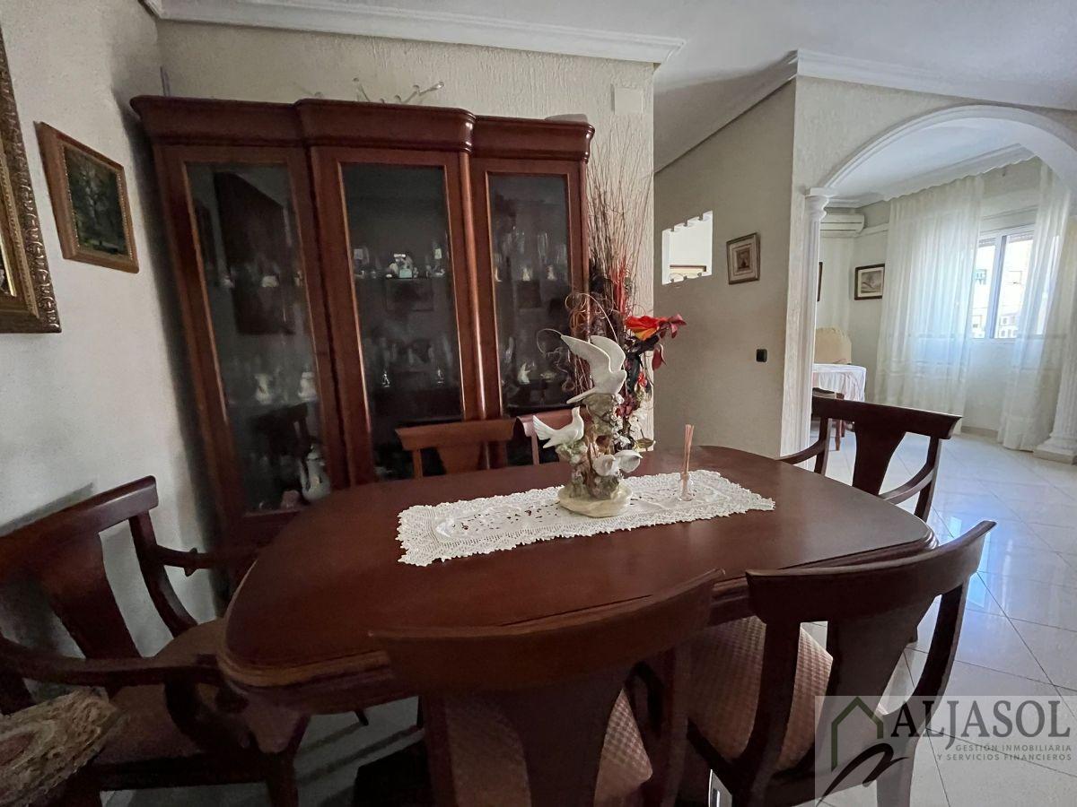 For sale of flat in Camas