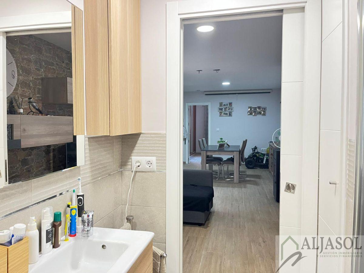 For sale of flat in Camas