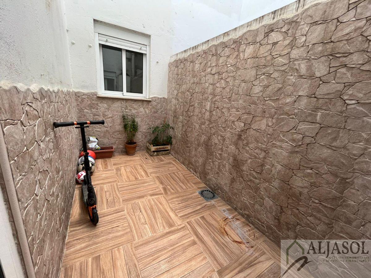 For sale of flat in Camas