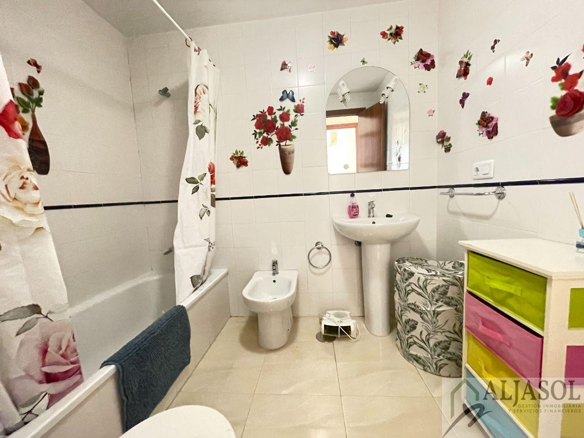 For rent of apartment in Villamartín