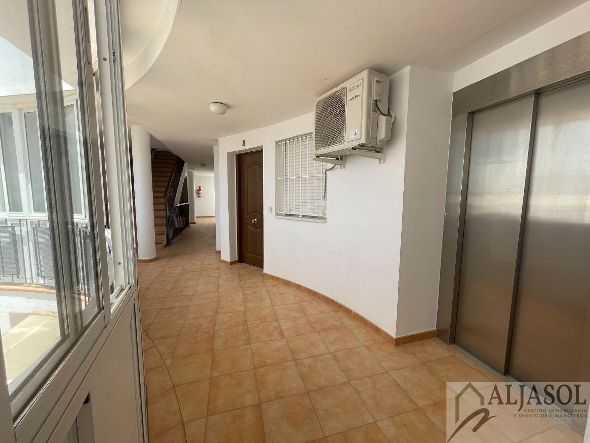 For sale of apartment in Villamartín