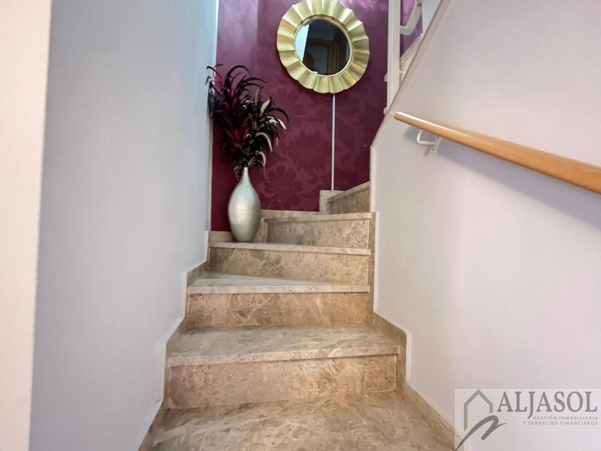For sale of house in Castilleja de la Cuesta