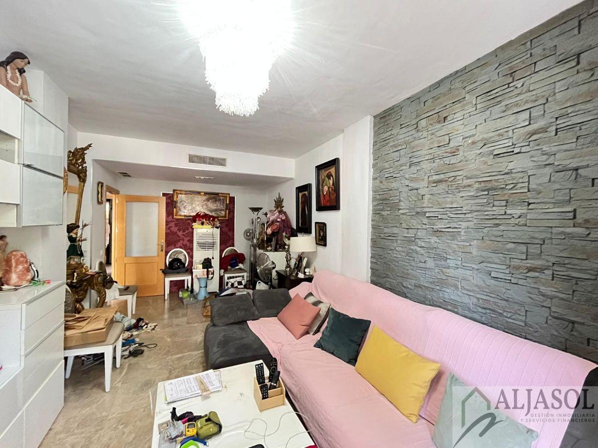 For sale of house in Castilleja de la Cuesta