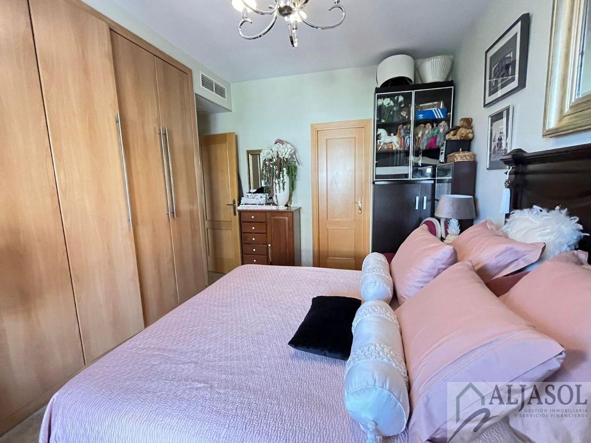 For sale of house in Castilleja de la Cuesta