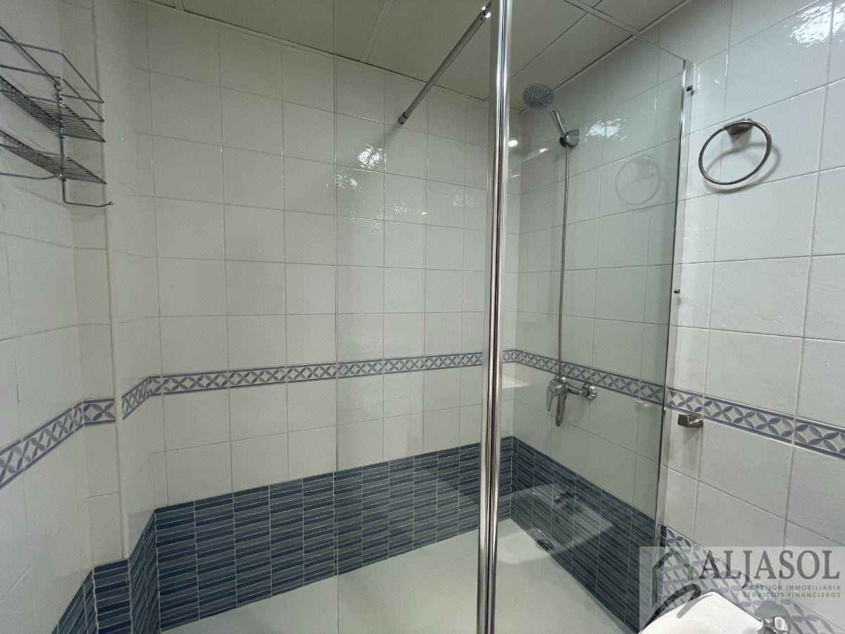 For sale of duplex in Bormujos