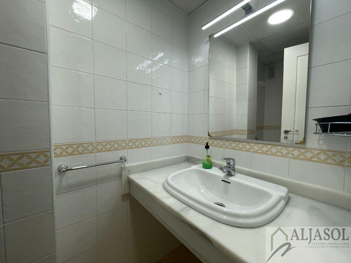 For sale of duplex in Bormujos