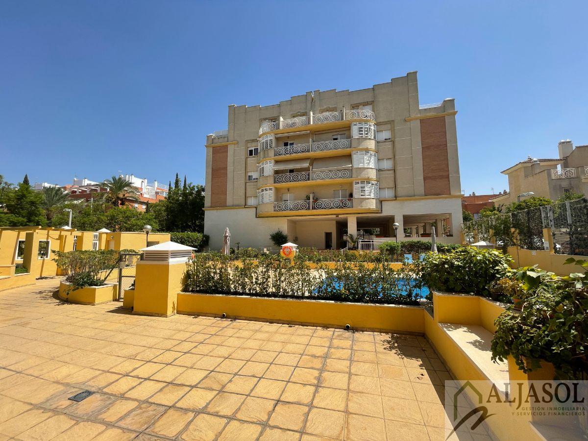 For sale of duplex in Bormujos