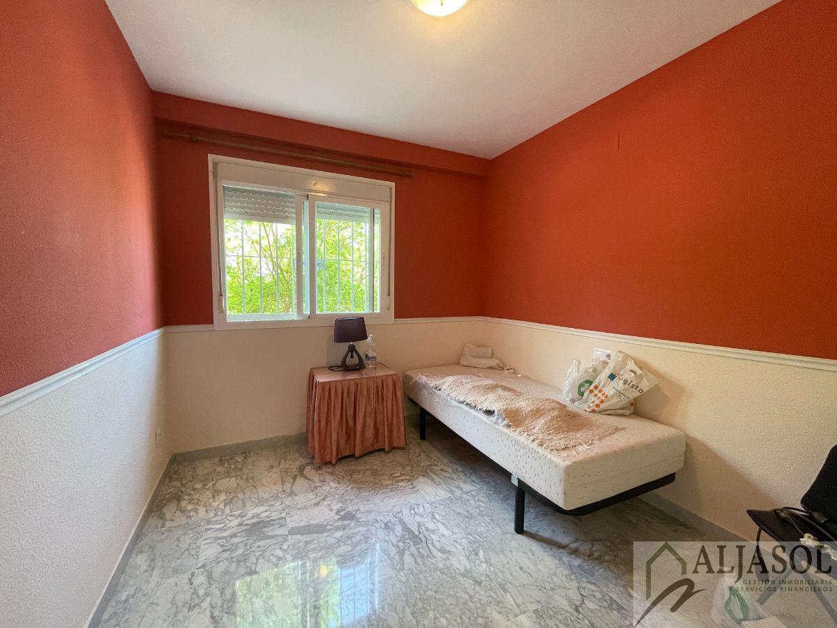 For sale of duplex in Bormujos