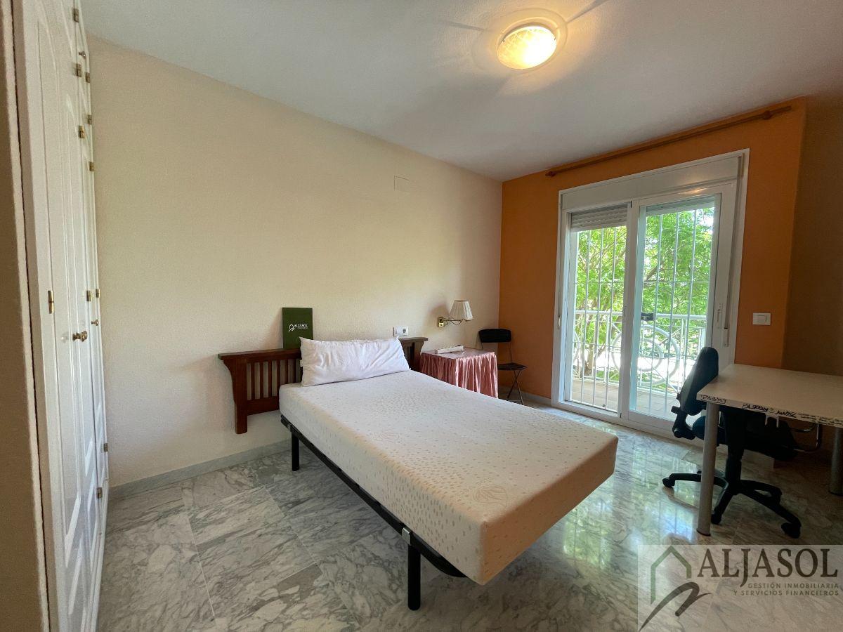 For sale of duplex in Bormujos