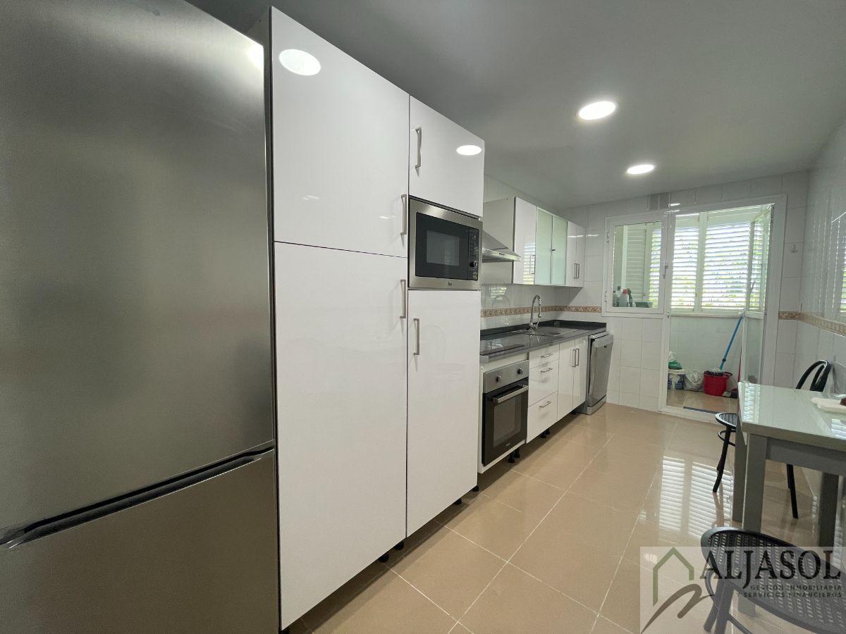 For sale of duplex in Bormujos
