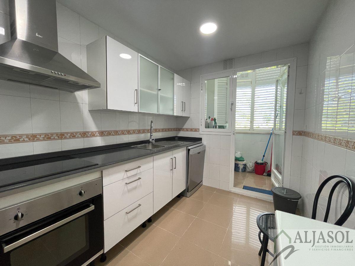 For sale of duplex in Bormujos