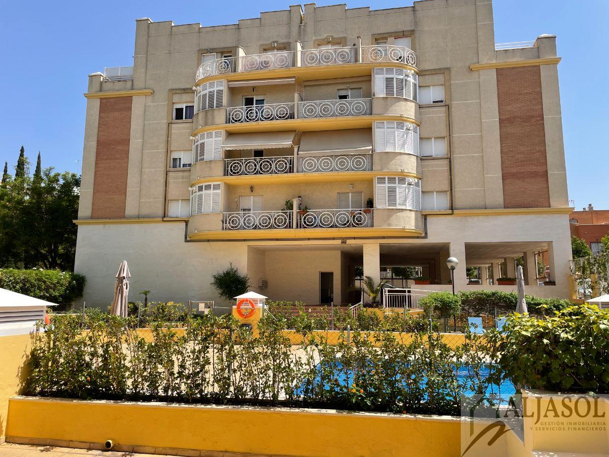 For sale of duplex in Bormujos