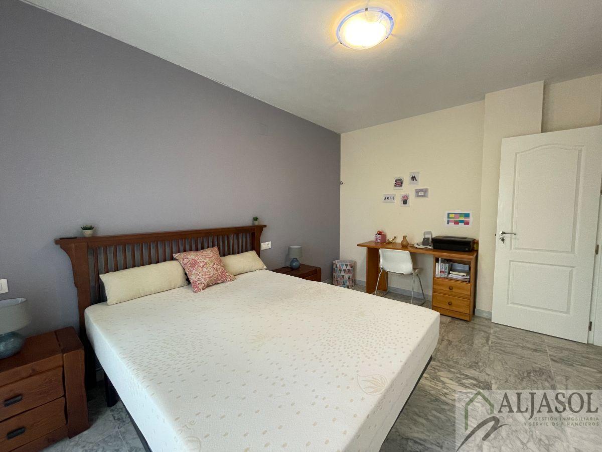 For sale of duplex in Bormujos