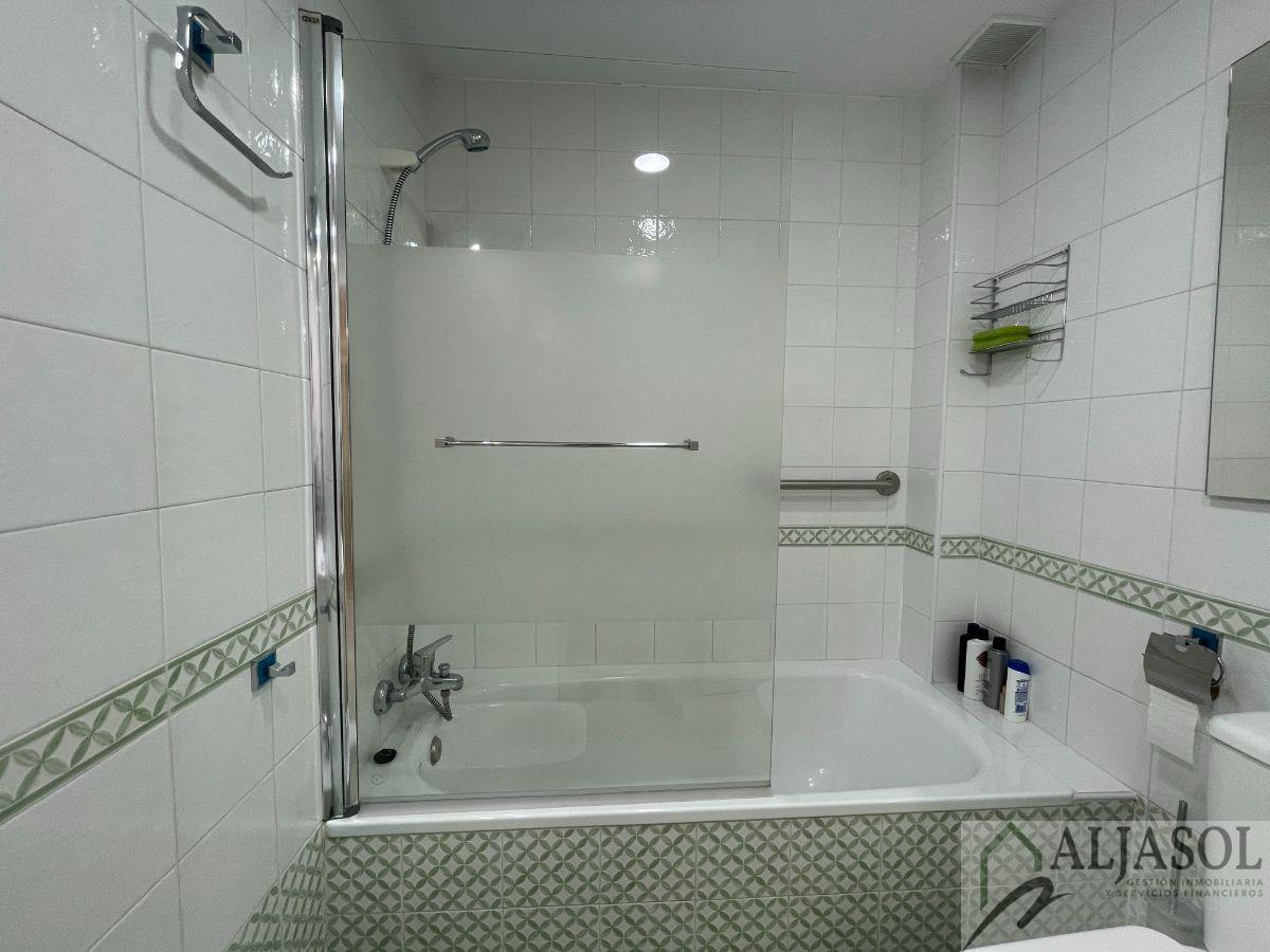 For sale of duplex in Bormujos