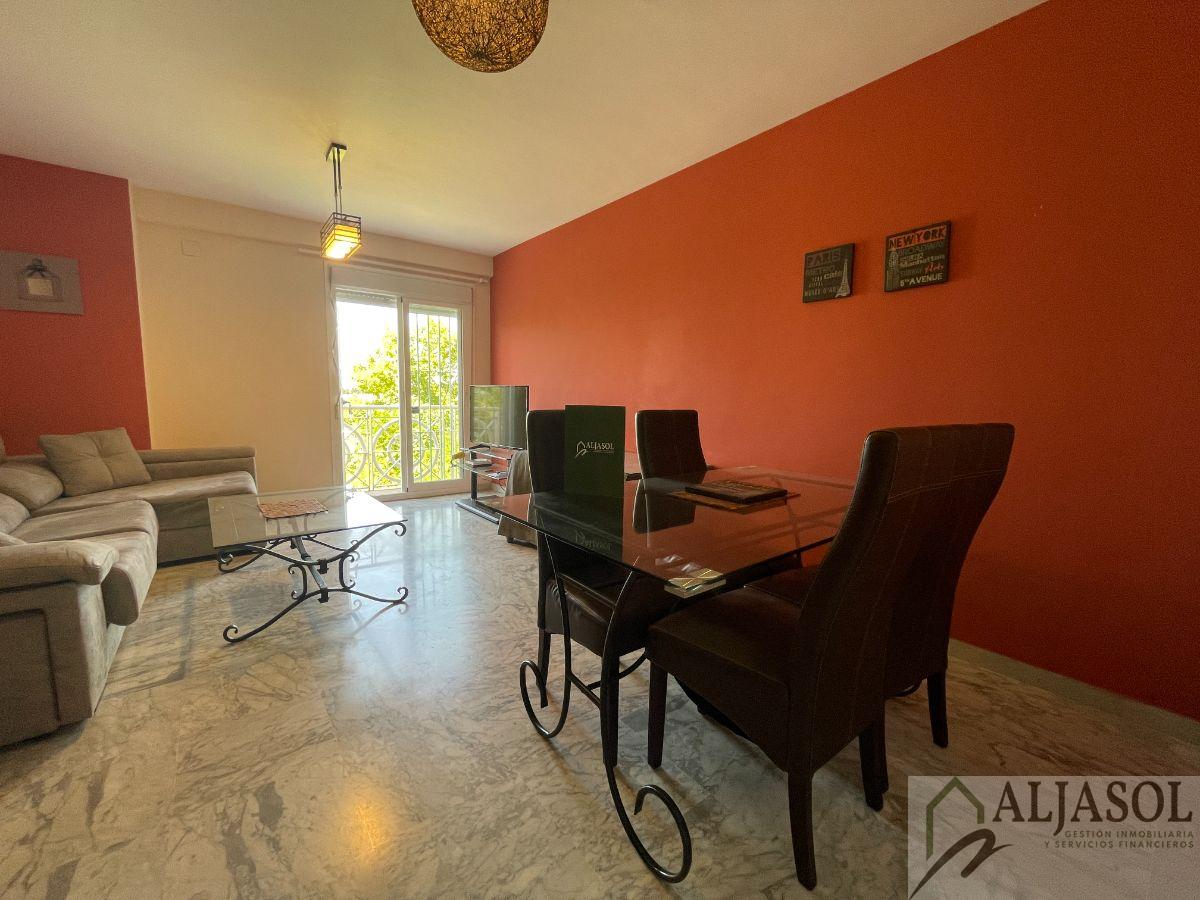 For sale of duplex in Bormujos