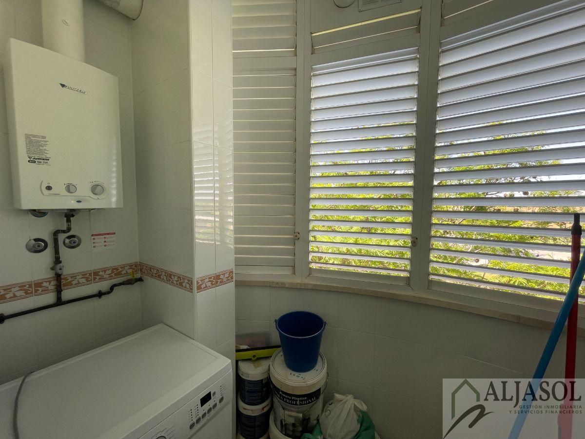 For sale of duplex in Bormujos