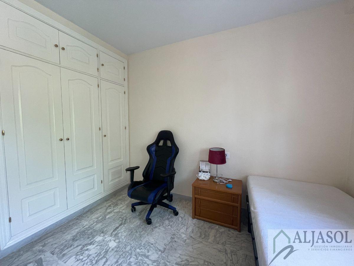 For sale of duplex in Bormujos