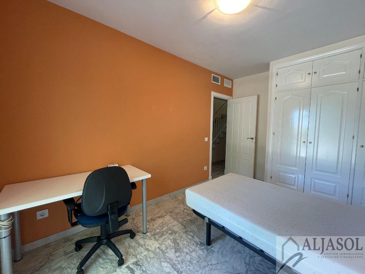 For sale of duplex in Bormujos