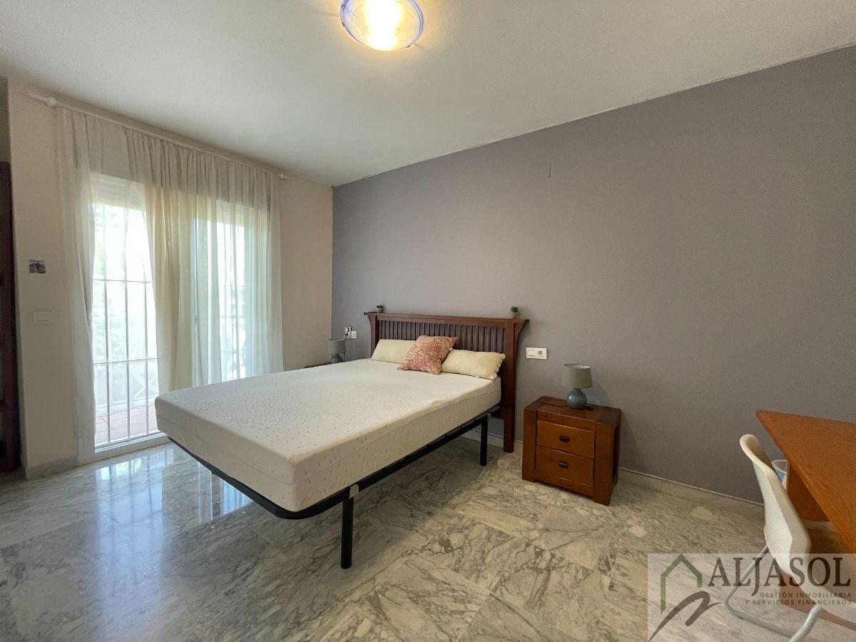 For sale of duplex in Bormujos