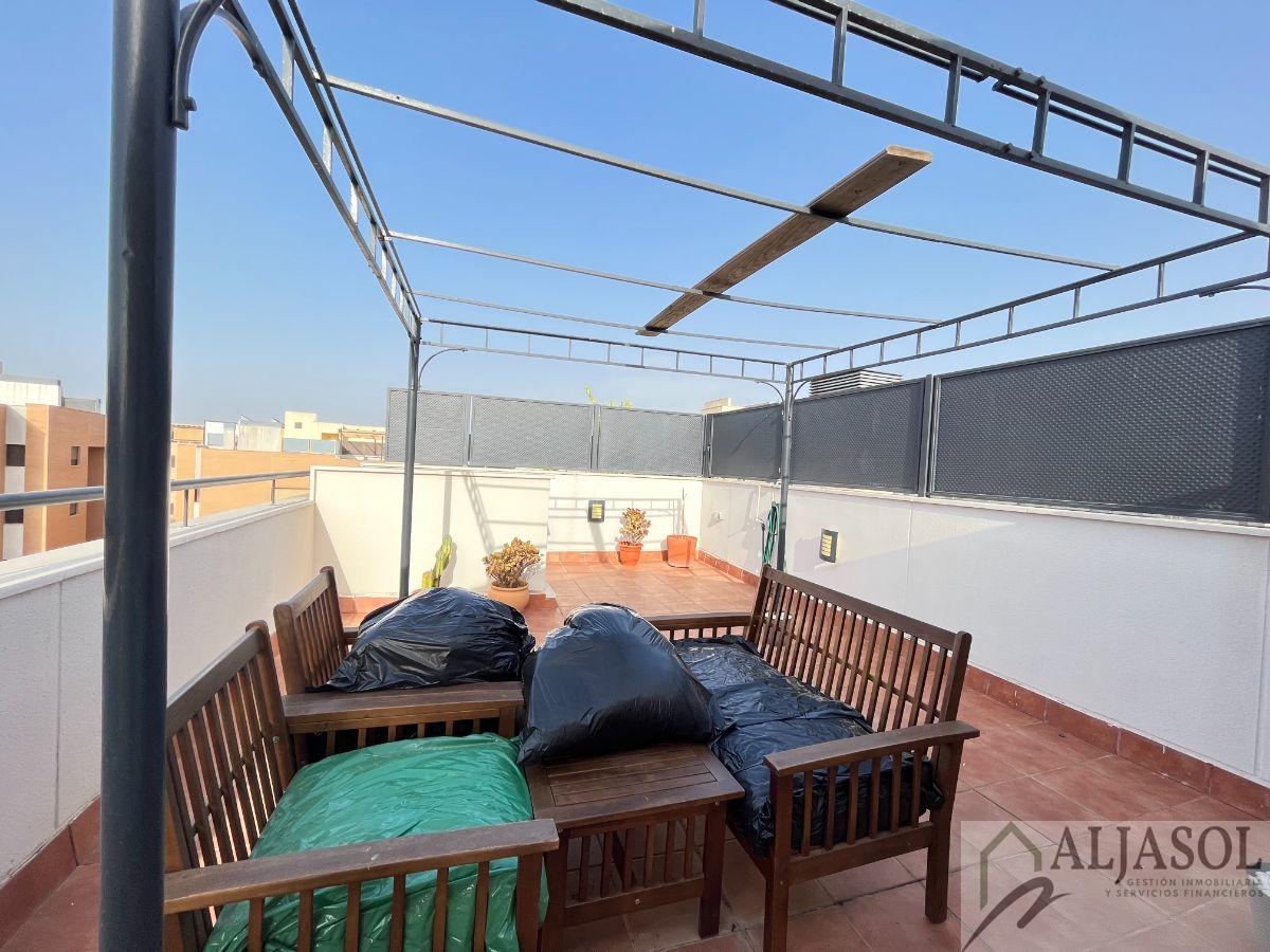 For sale of penthouse in Mairena del Aljarafe