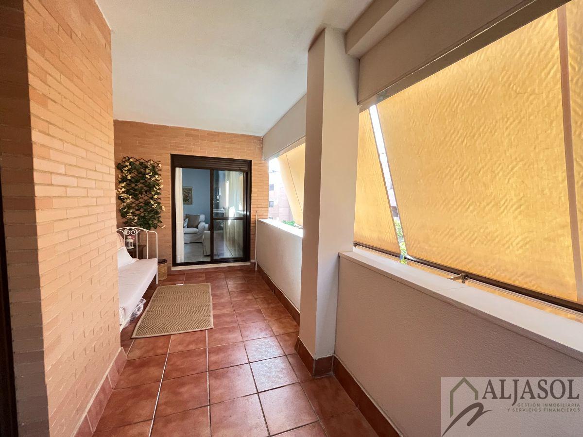 For sale of penthouse in Mairena del Aljarafe