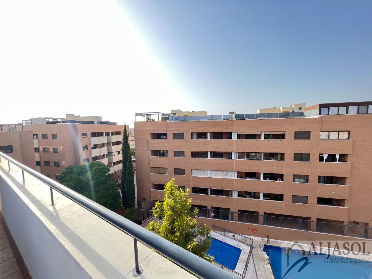 For sale of penthouse in Mairena del Aljarafe