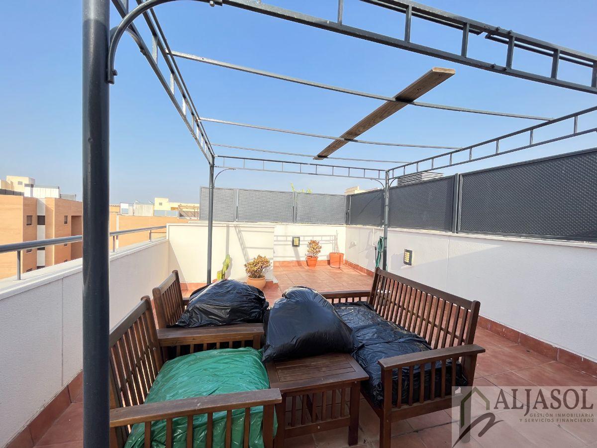 For sale of penthouse in Mairena del Aljarafe