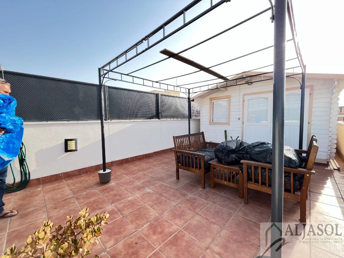 For sale of penthouse in Mairena del Aljarafe