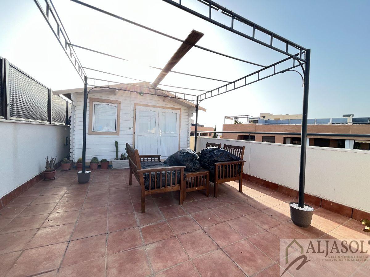 For sale of penthouse in Mairena del Aljarafe