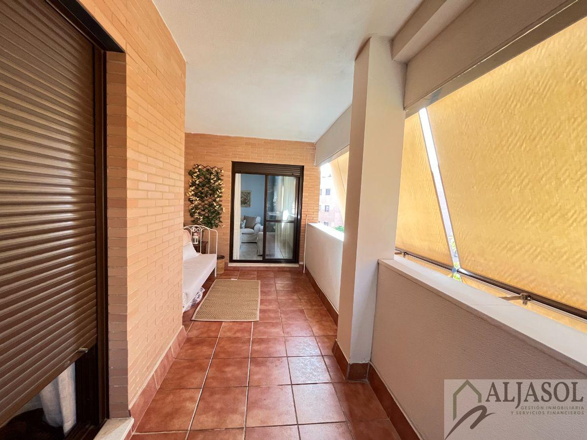 For sale of penthouse in Mairena del Aljarafe