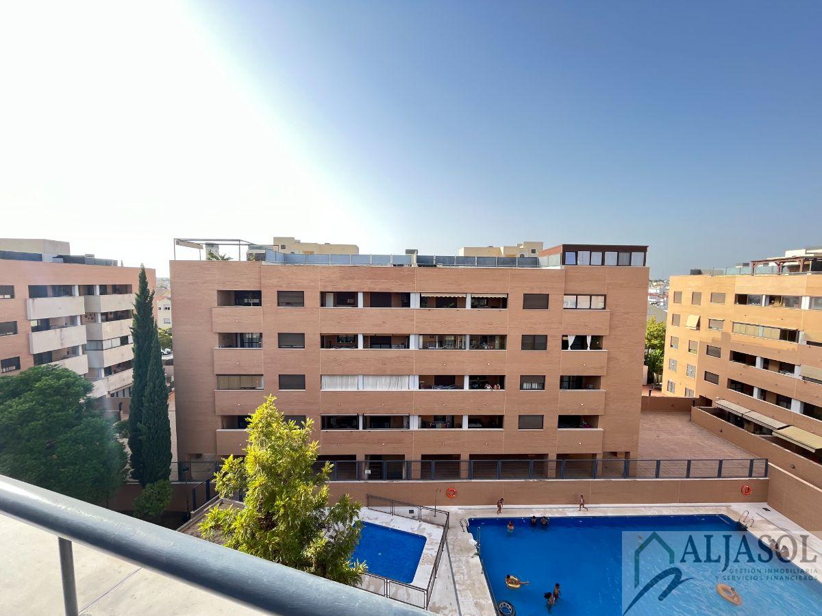 For sale of penthouse in Mairena del Aljarafe