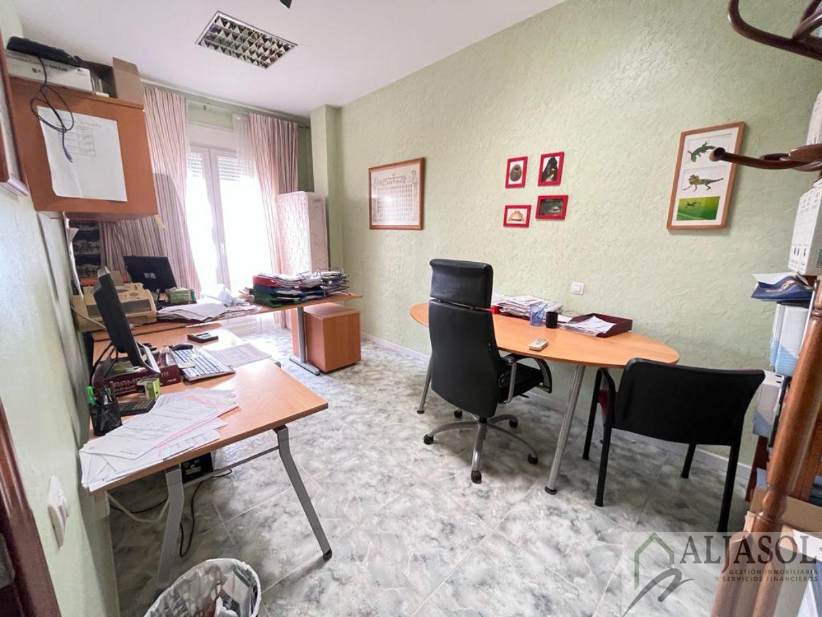 For sale of flat in Bormujos