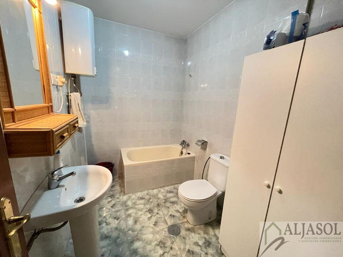 For sale of flat in Bormujos