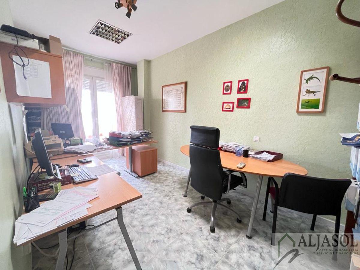 For sale of flat in Bormujos