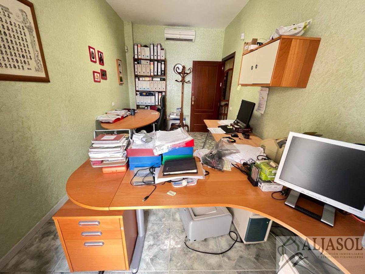 For sale of flat in Bormujos