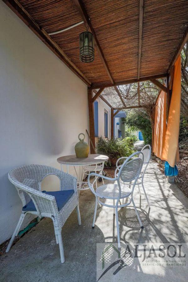 For sale of chalet in Salteras