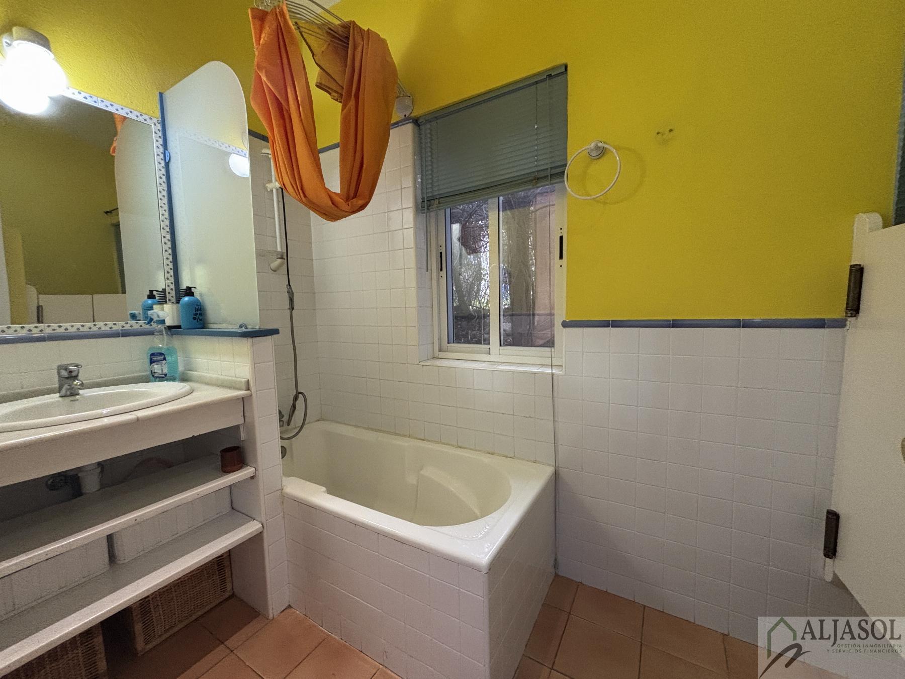 Venta de chalet en Salteras