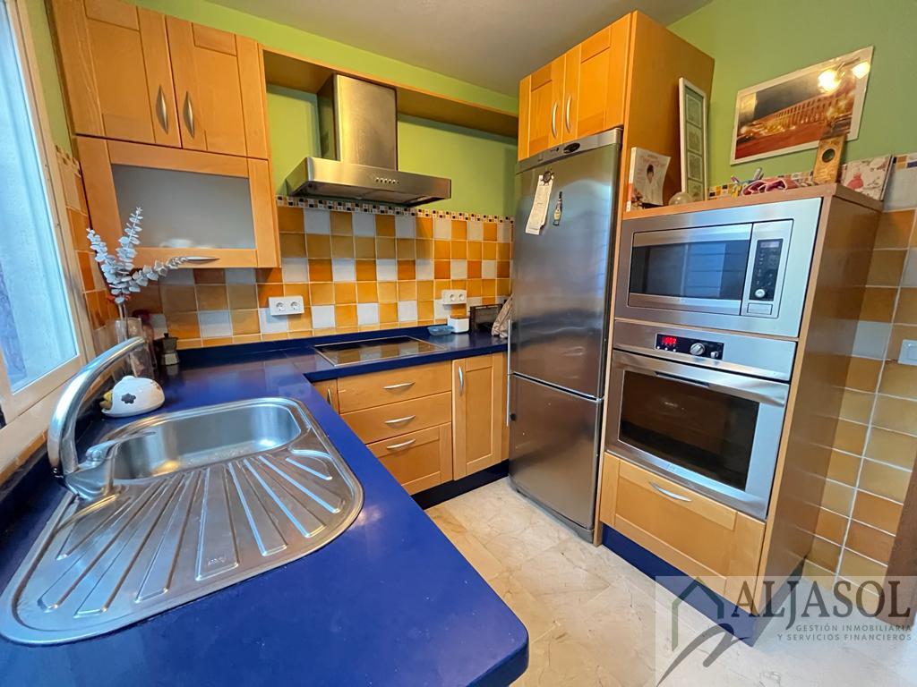 For sale of house in Villanueva del Ariscal