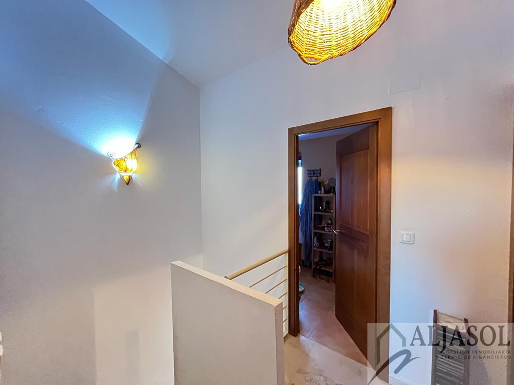 For sale of house in Villanueva del Ariscal