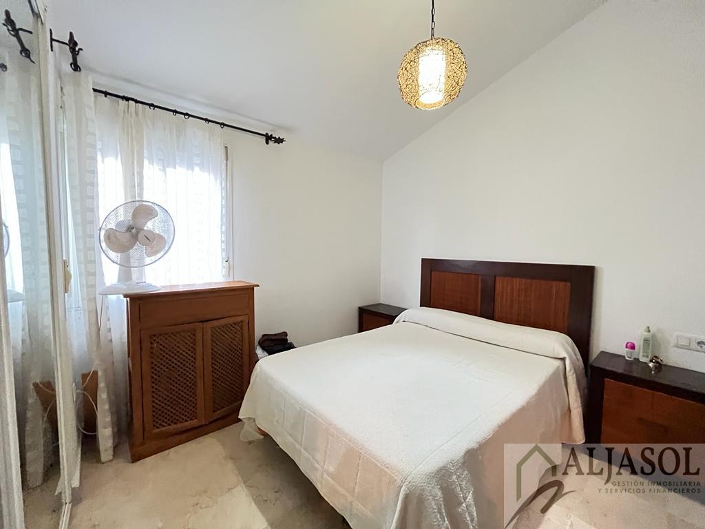For sale of house in Villanueva del Ariscal
