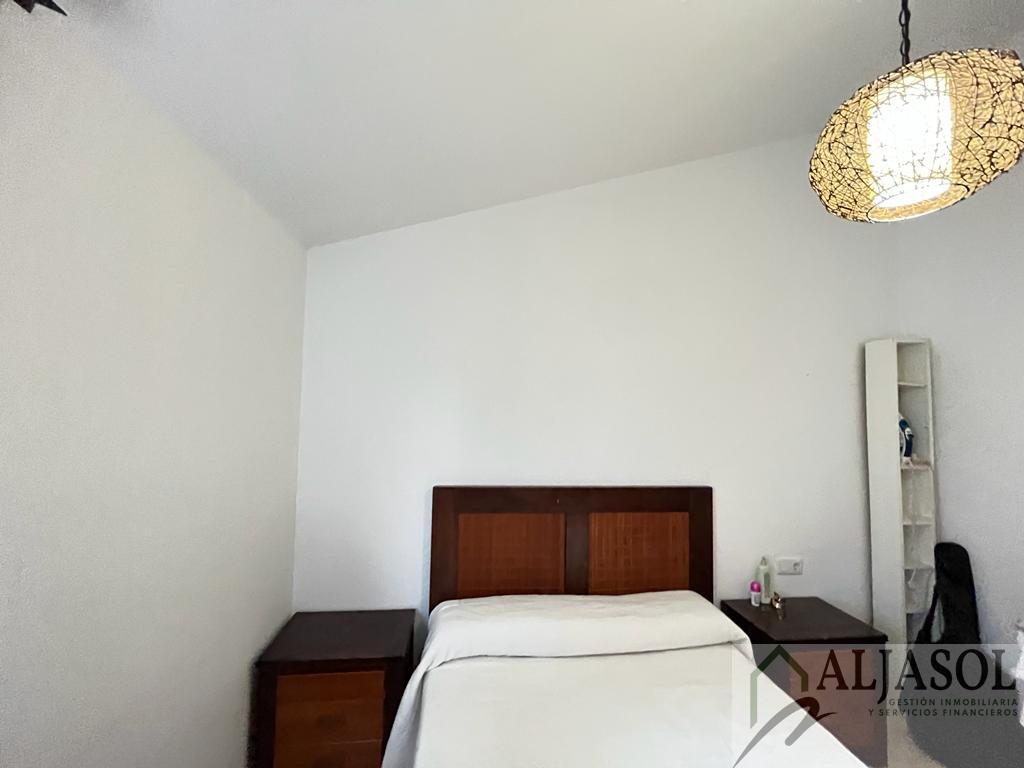 For sale of house in Villanueva del Ariscal