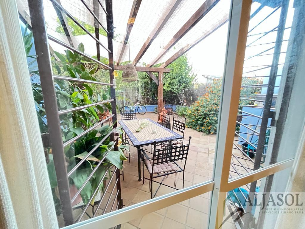 For sale of house in Villanueva del Ariscal