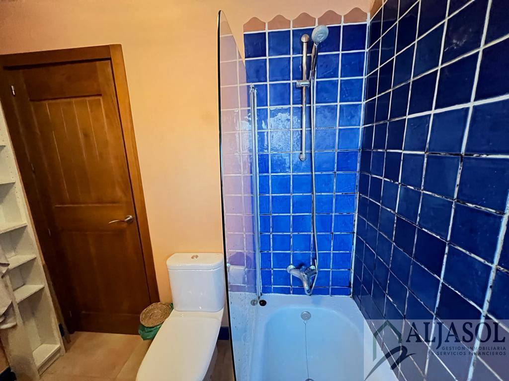 For sale of house in Villanueva del Ariscal