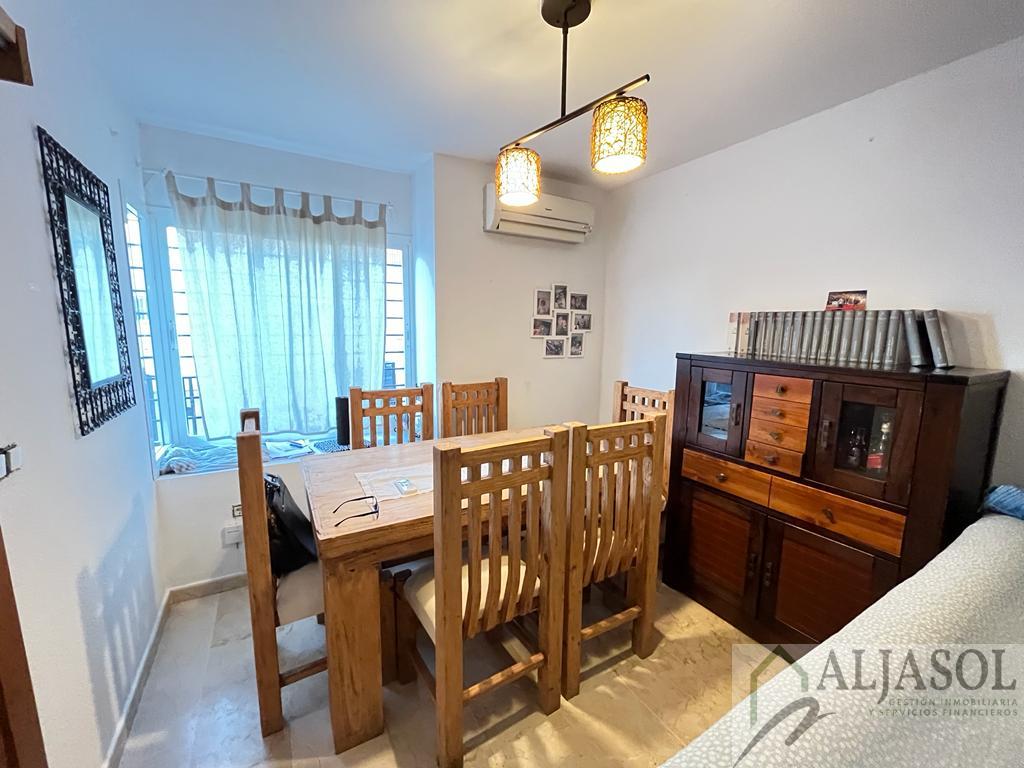 For sale of house in Villanueva del Ariscal