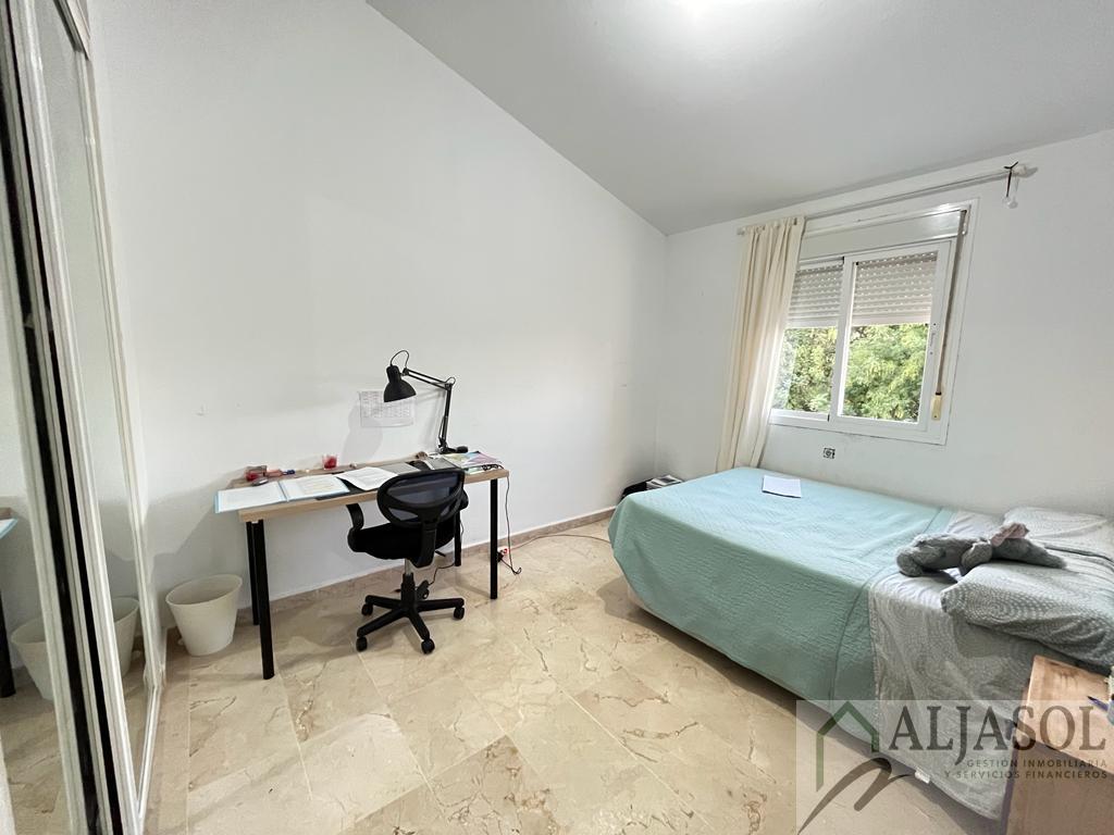 For sale of house in Villanueva del Ariscal