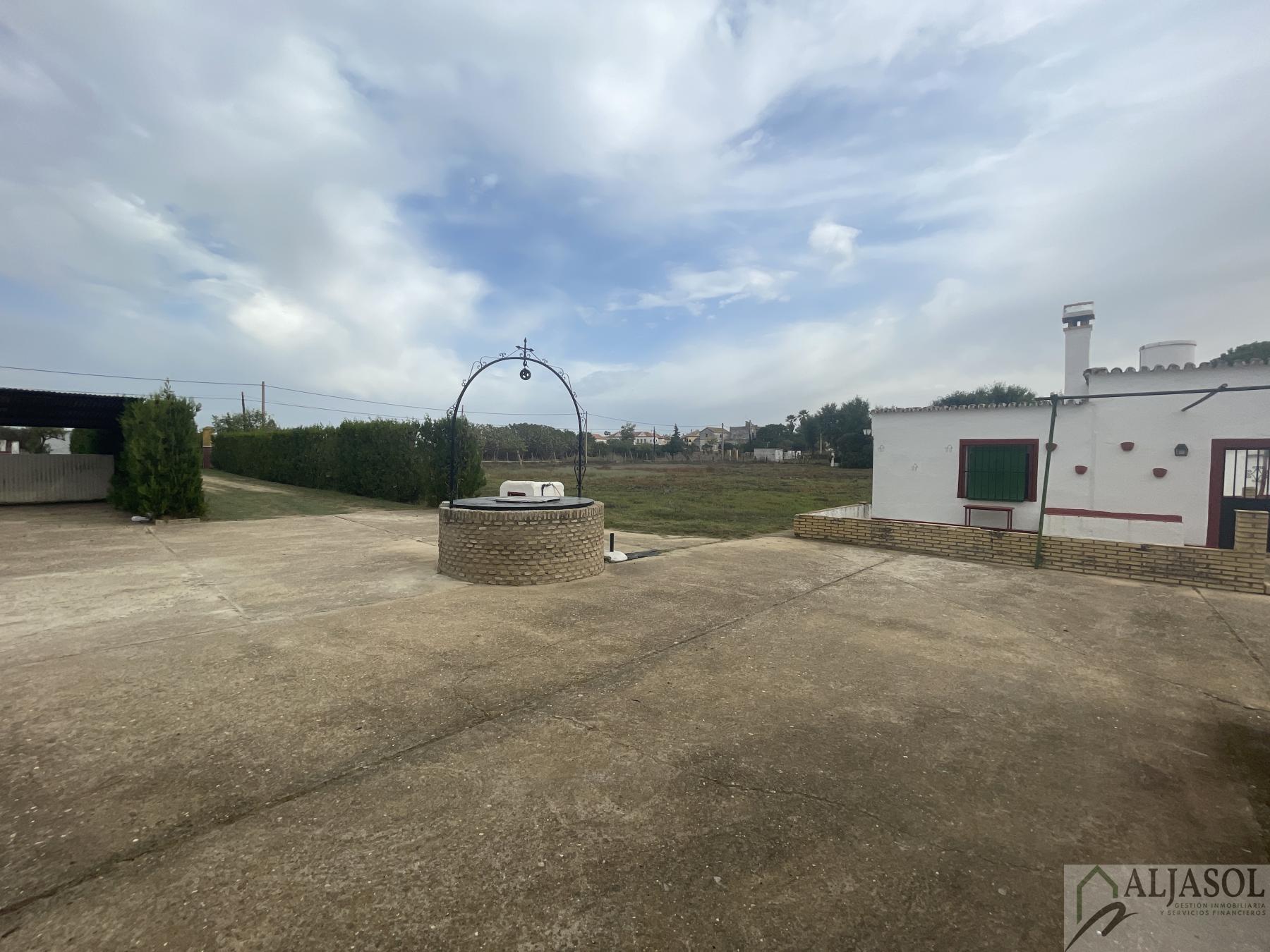 Venta de finca de recreo en Villanueva del Ariscal