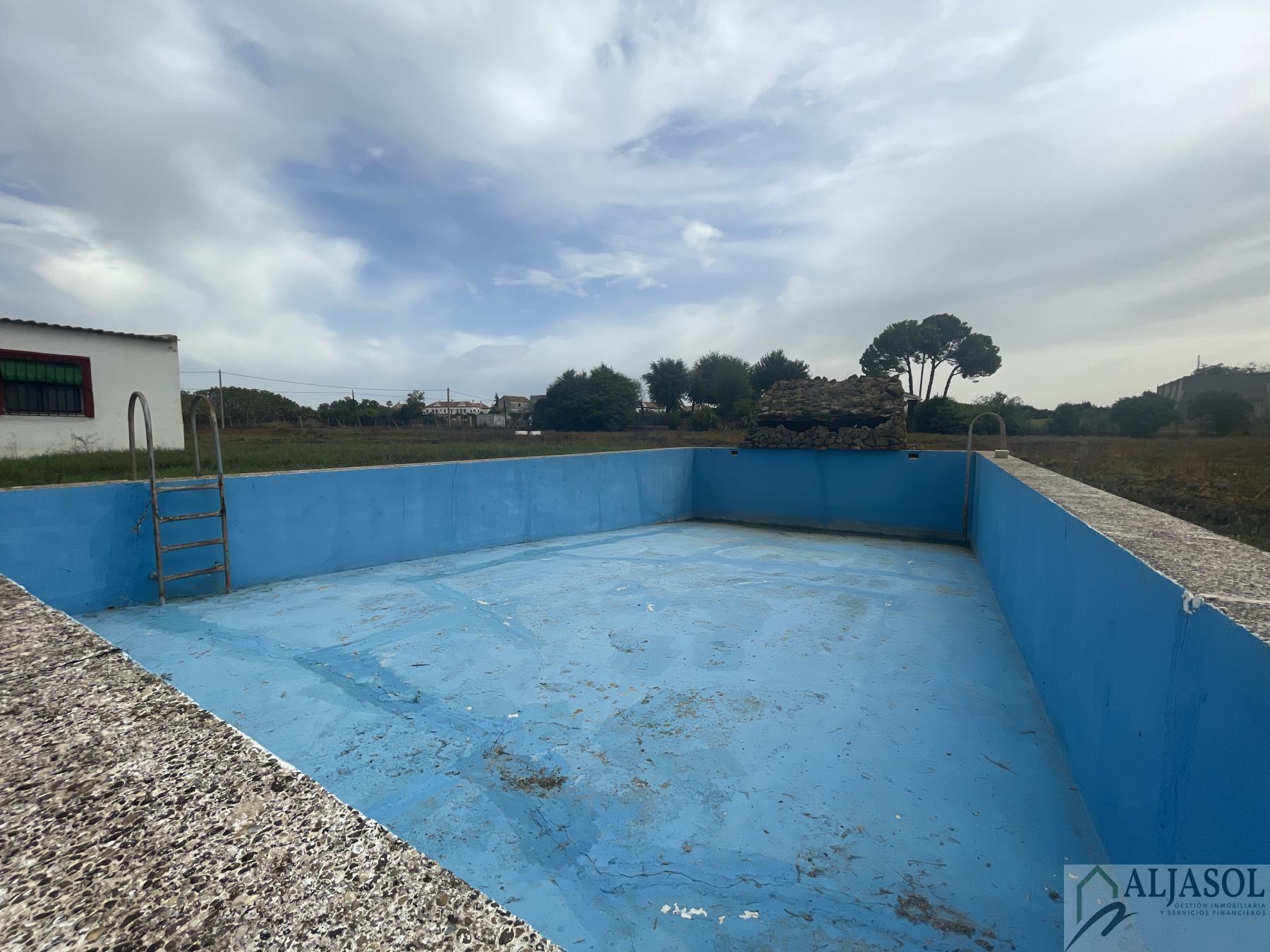 Venta de finca de recreo en Villanueva del Ariscal